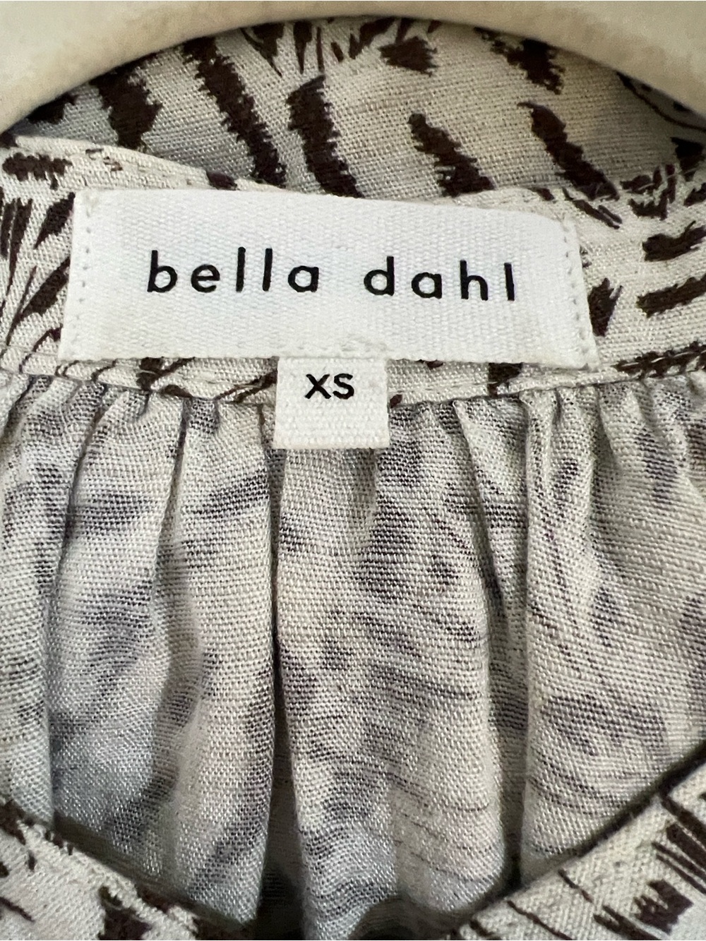 Bella Dahl Short Sleeve Raglan Button Down top animal print size XS - Picture 6 of 7